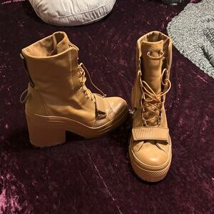 Stylish Tan Women's Boots